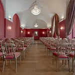 De L'univers Hotel 4*