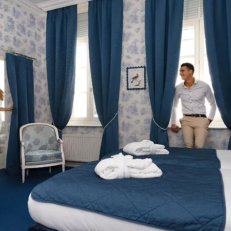 De L'univers Hotel 4*