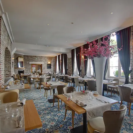 De L'univers Hotel 4*