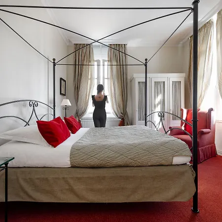 Hotel De L'univers 4*