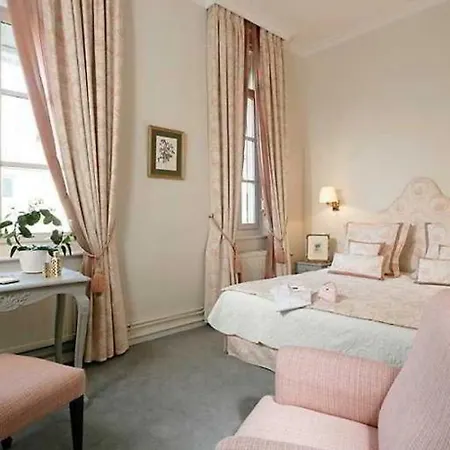 Hotel De L'univers 4*