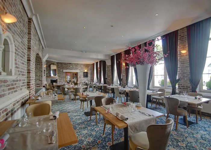 De L'univers Hotel 4*