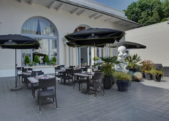 De L'univers Hotel 4*