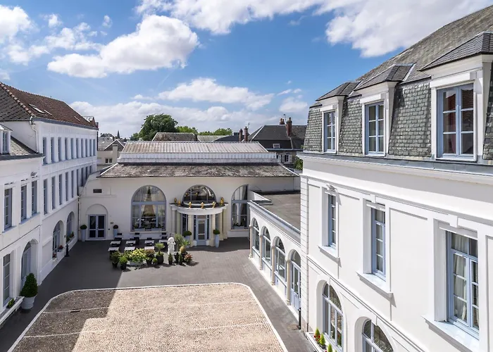 Hotel De L'univers 4*