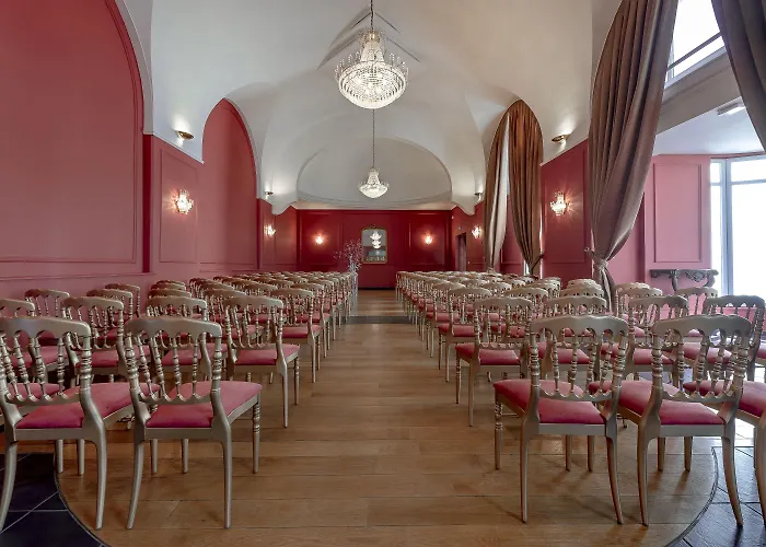 De L'univers Hotel 4*