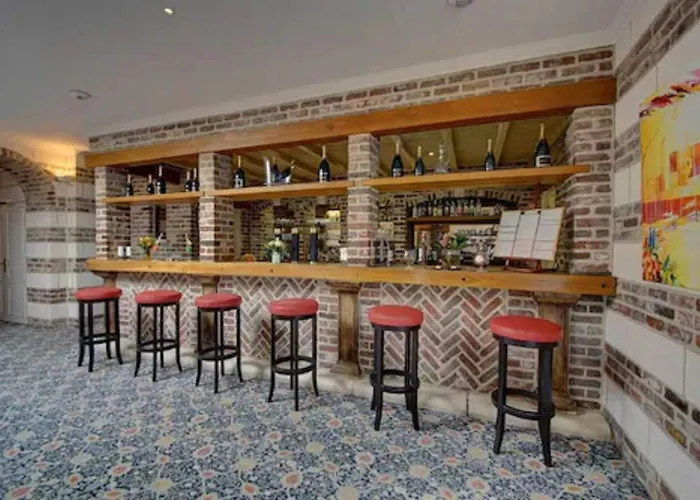 De L'univers Hotel 4*