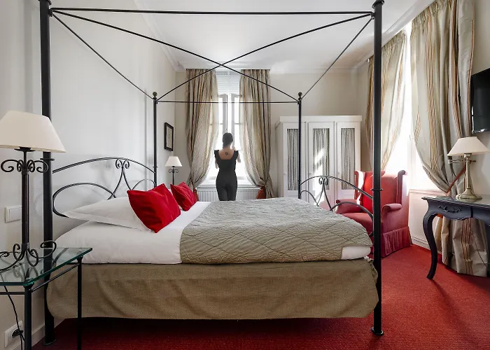 Hotel De L'univers 4*