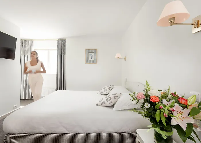 De L'univers Hotel 4*